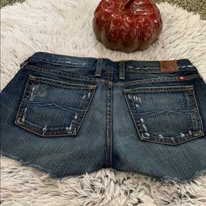 ❤️Lucky brand distressed jean shorts size 0
